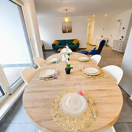 Relaxing 3Br Stay With Terrace And Parking Apartment *