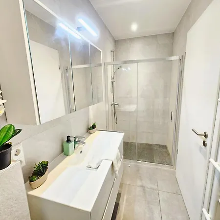Apartment Relaxing 3Br Stay With Terrace And Parking Luxembourg